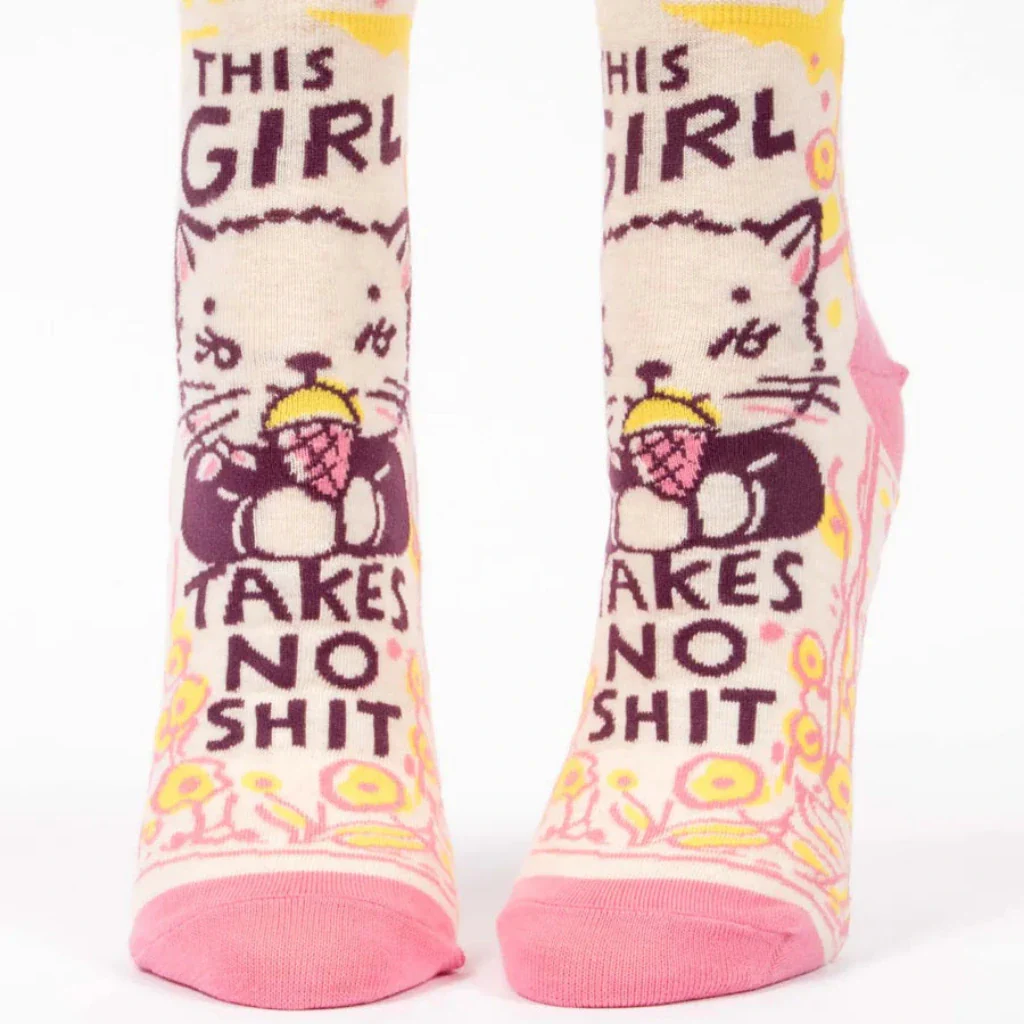 Blue Q : This Girl Takes No Shit Ankle Socks