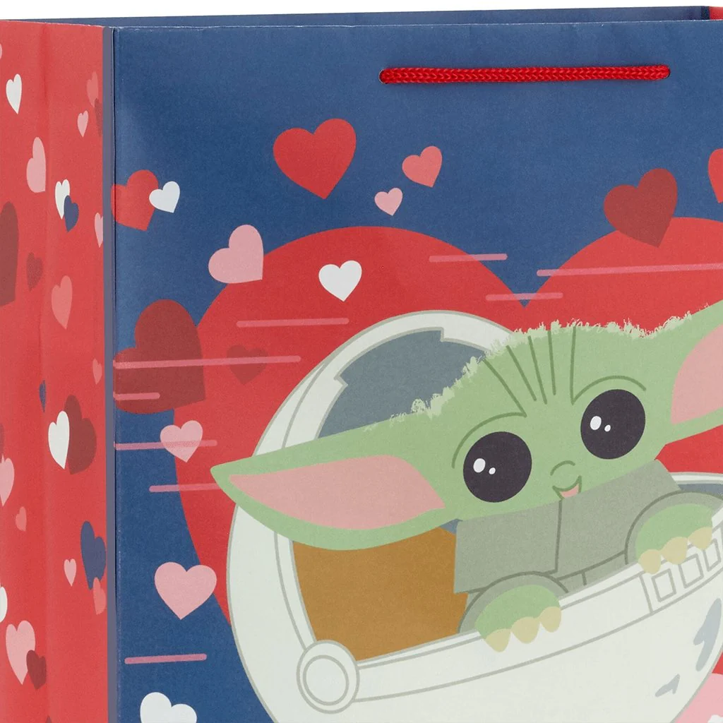 Hallmark : 13" Star Wars: The Mandalorian™ Grogu™ and Hearts Large Gift Bag - Image 4