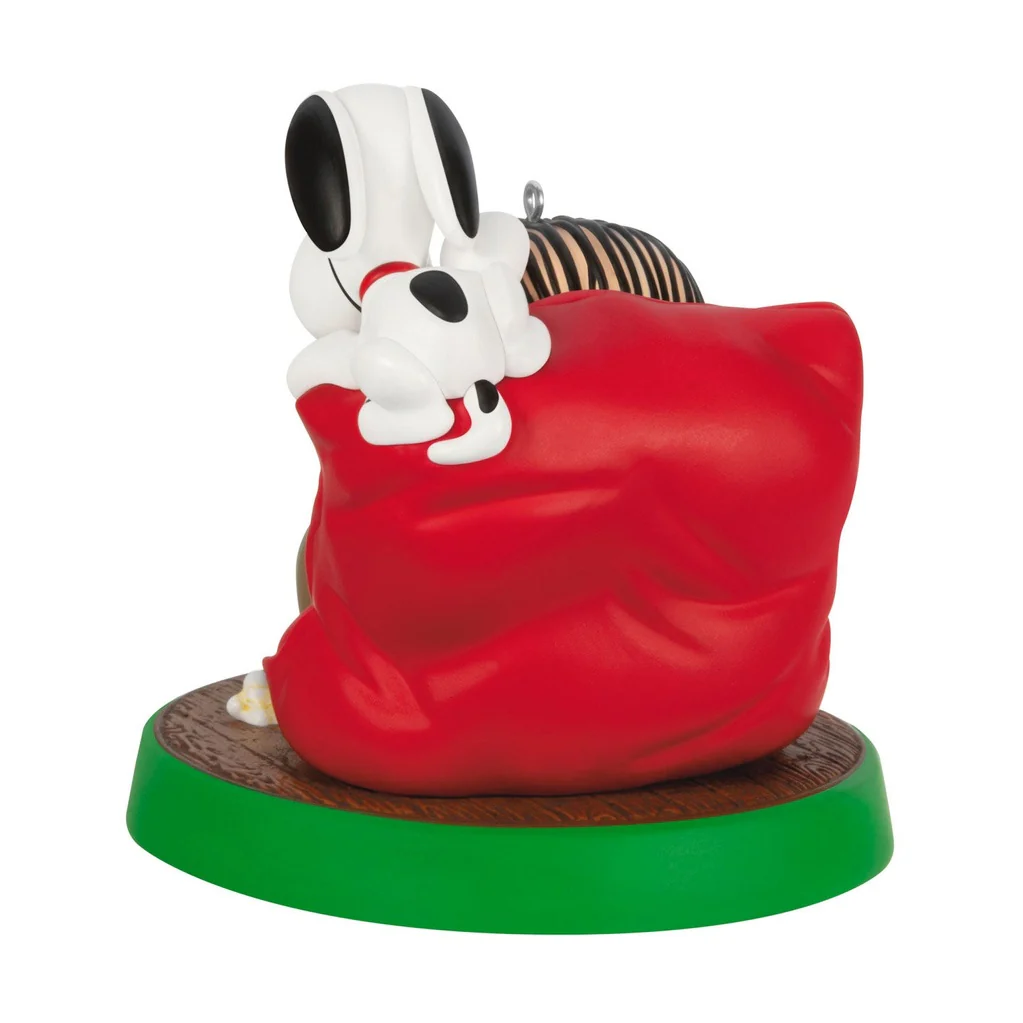 Hallmark : 2026 Keepsake Christmas is... 3rd in the series The PEANUTS® Gang (67) - Image 3