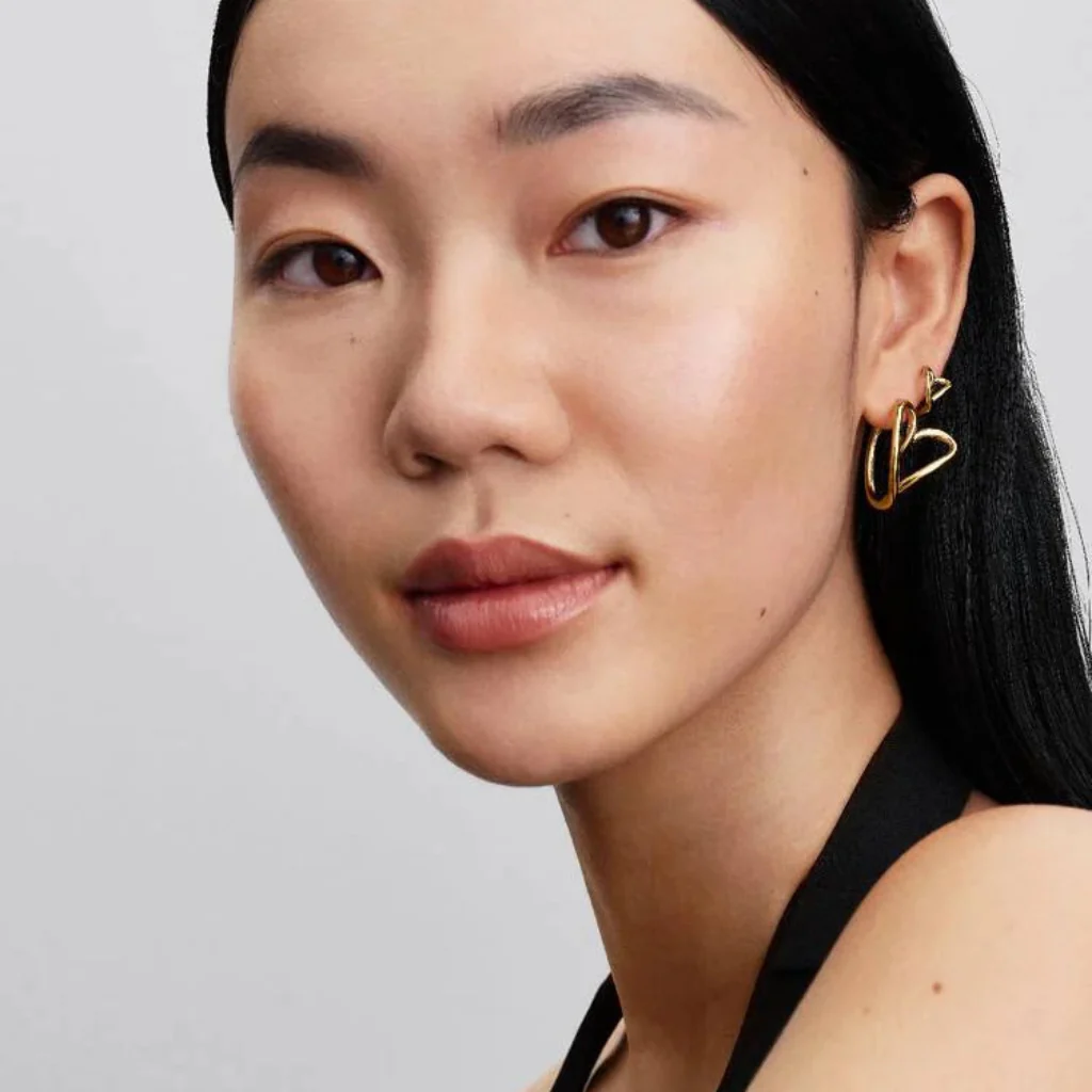 Pandora : Organically Shaped Heart Small Hoop Earrings - Image 4