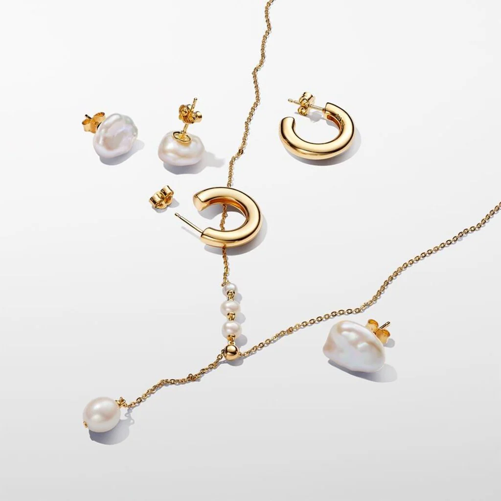 PANDORA : Baroque Treated Freshwater Cultured Pearl Stud Earrings in Gold - Image 4