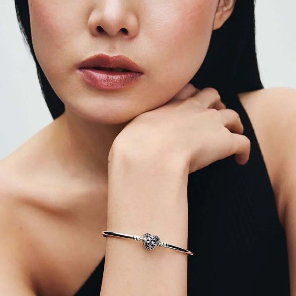 PANDORA : Celestial Heart Clasp Bangle Bracelet - Sterling Silver - Image 2