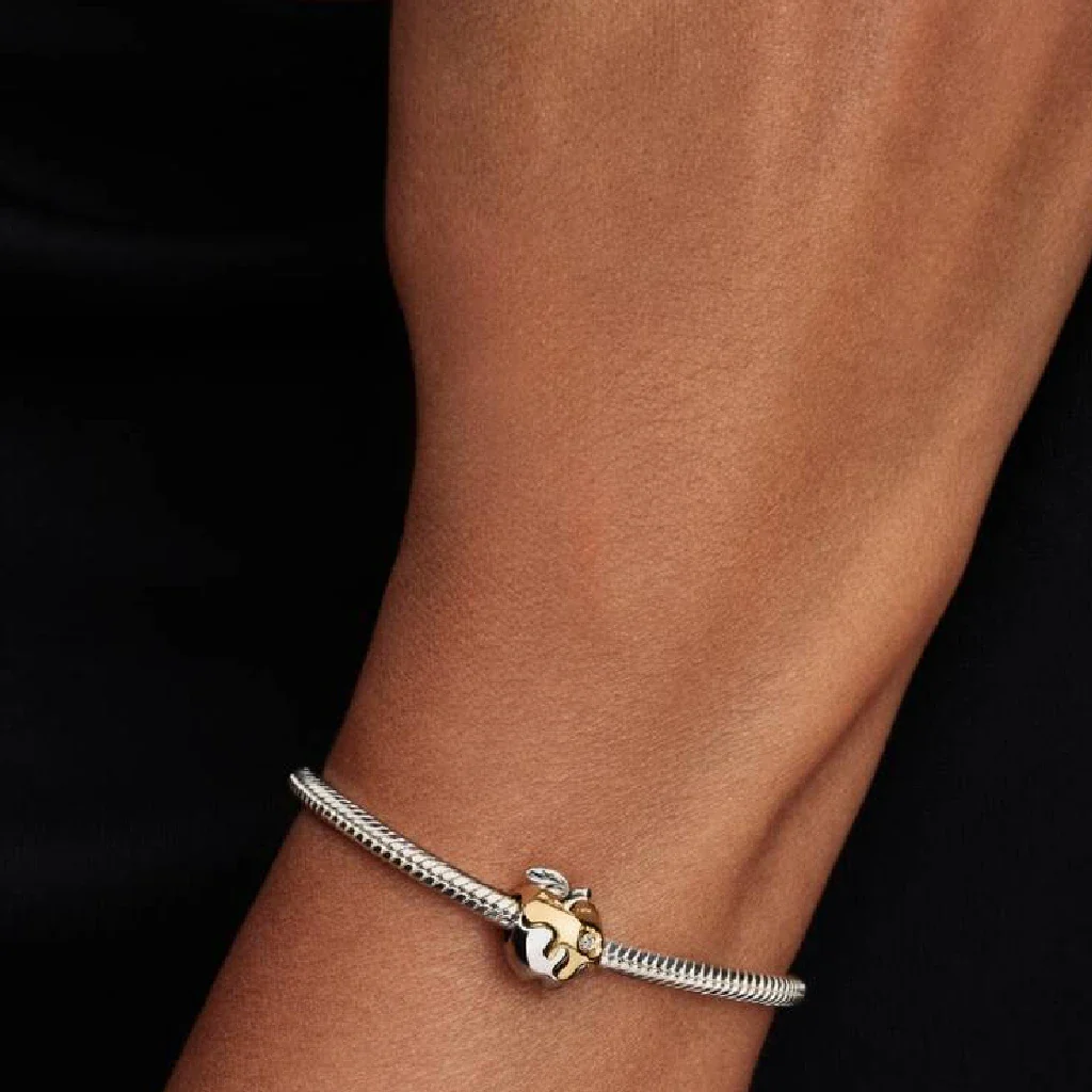 Pandora : Disney Snow White Poison Apple Charm - Image 5