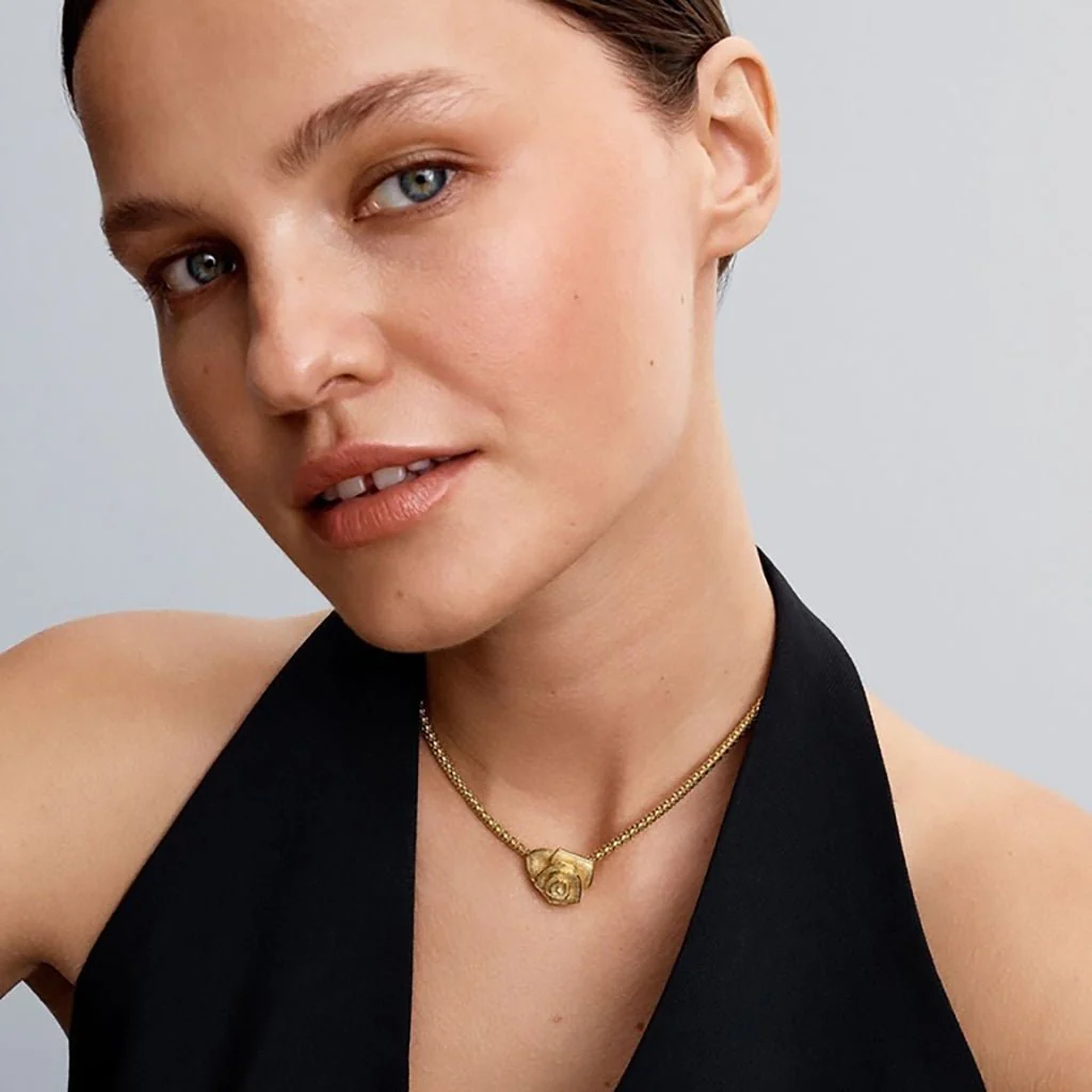 PANDORA : Rose in Bloom Oversized Charm - Image 3