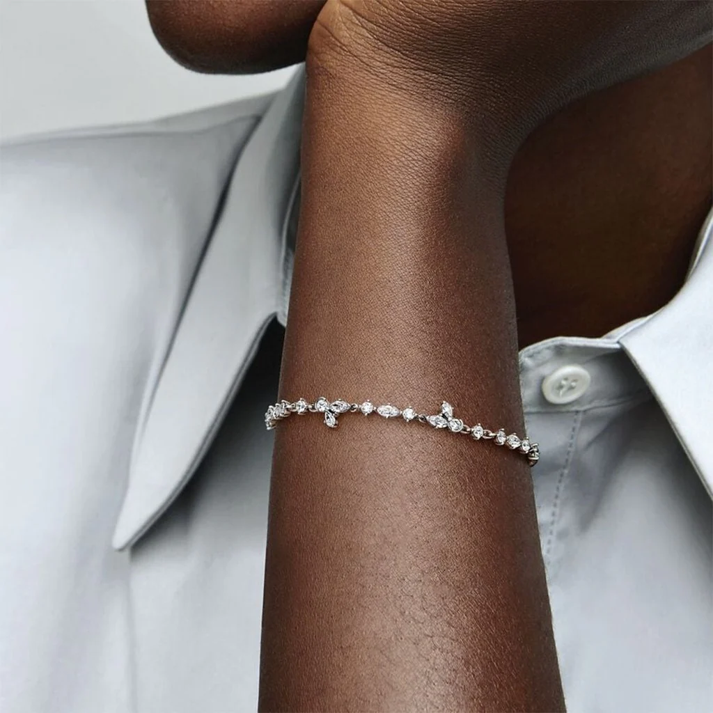 PANDORA : Sparkling Herbarium Cluster Chain Bracelet - Image 3