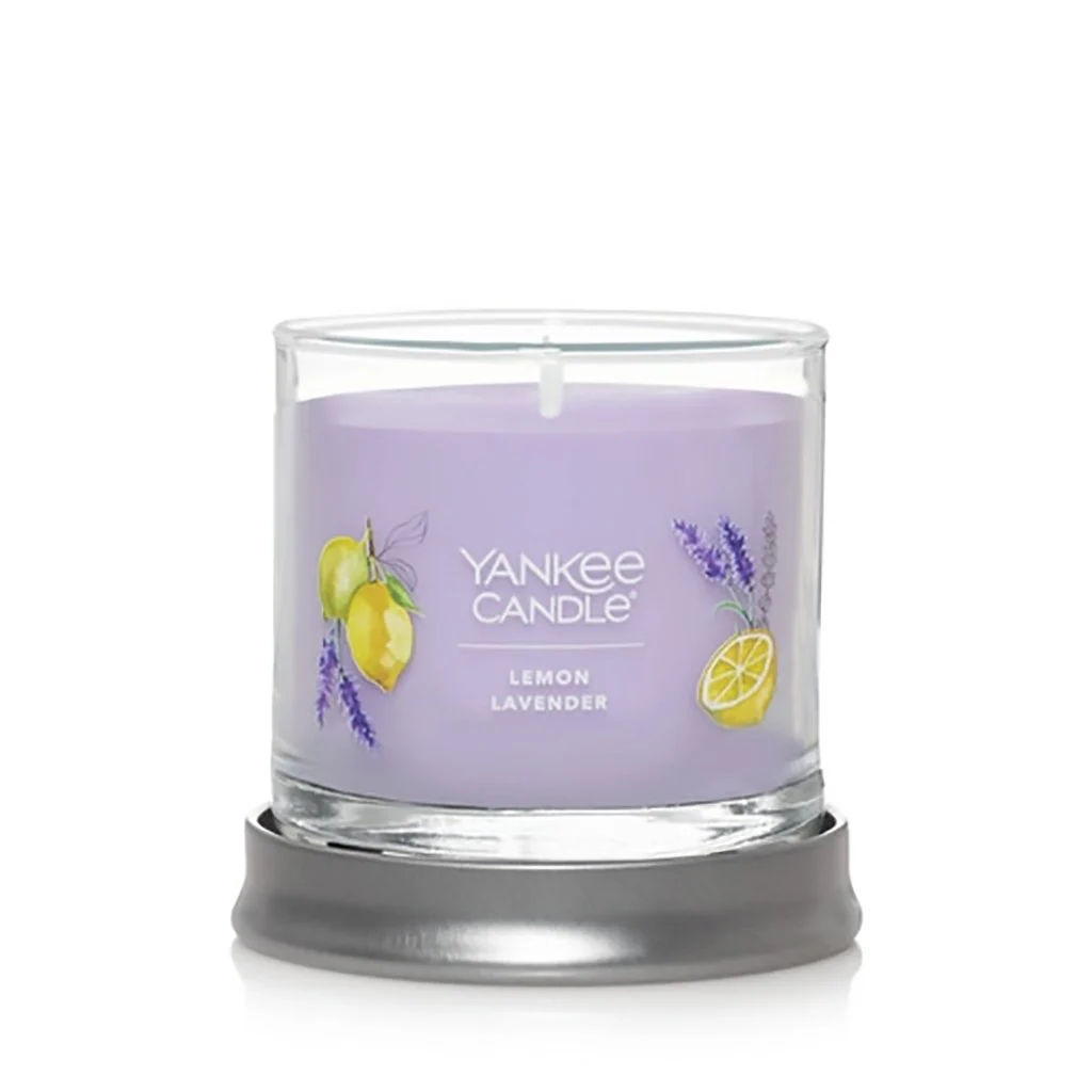 Yankee Candle : Signature Small Tumbler Candle in Lemon Lavender - Image 2