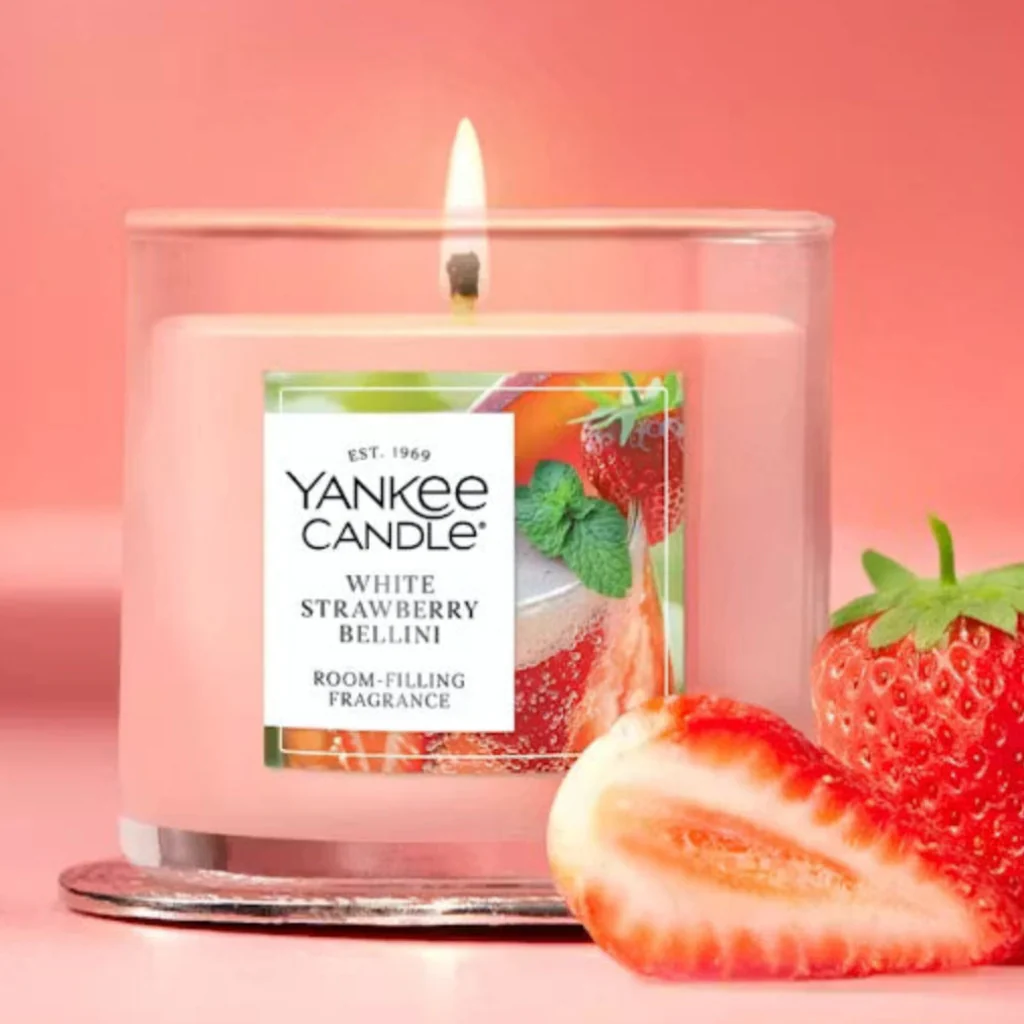 Yankee Candle : White Strawberry Bellini Small Tumbler Candle - Image 2